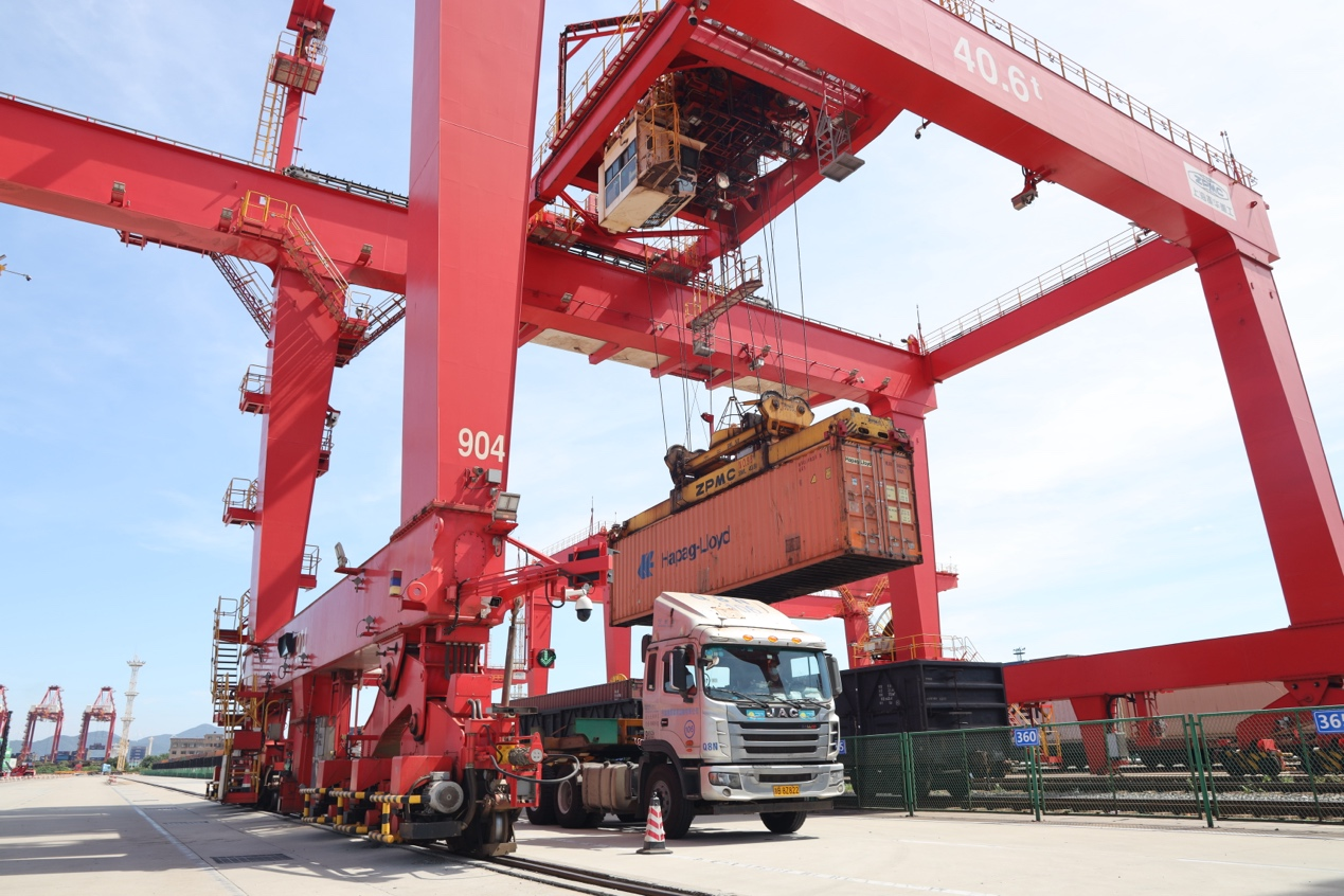 威廉體育津巴布韋Bikita礦山首批透鋰長石精礦到港